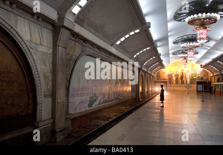 La stazione della metropolitana di Pyongyang (Repubblica democratica popolare di Corea, Corea del Nord) Foto Stock