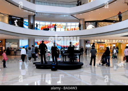 Orchestra in IFC Mall, isola di Hong Kong, Cina Foto Stock