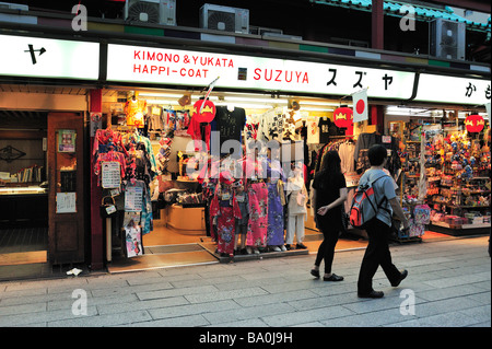 Nakamise Dori, Asakusa, Taito City, Tokyo, Giappone Foto Stock