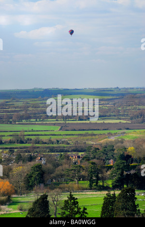 In mongolfiera ad aria calda su Chiltern Hills vicino a Aston Clinton, Bucks, England, Regno Unito Foto Stock