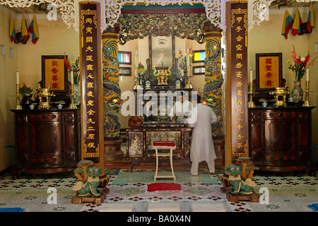 Altare al Cao Dai temple di Hoi An Vietnam Foto Stock