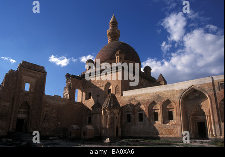 Ishak Pasha Palace (Turco Paşa İshak Sarayı) è un semi-rovinato palace sopra Doubayazit Doğubeyazıt Turchia orientale, Iran confine Foto Stock