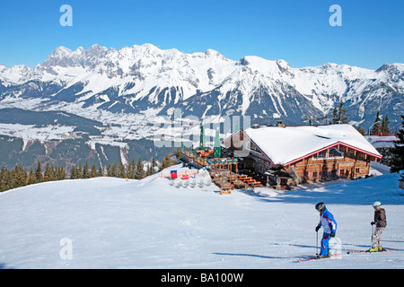 Rifugio alpino nella parte anteriore del Dachstein Mountain, Stiria, Austria Foto Stock