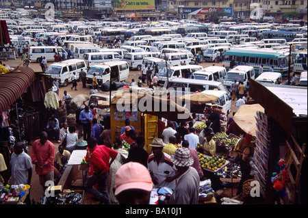 La stazione degli autobus di Kampala Foto Stock