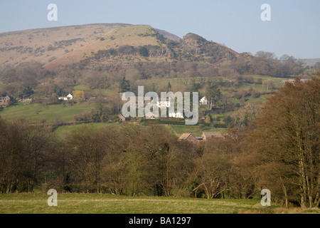 Cwmyoy Monmouthshire Wales UK Marzo cercando di fronte a questo piccolo villaggio sul modo Cistercensi nel Parco Nazionale di Brecon Beacons Foto Stock