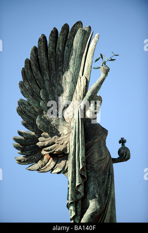 Monumento in memoria del re Edward VII altrimenti noto come la statua della Pace sul Brighton e Hove Regno Unito di confine Foto Stock