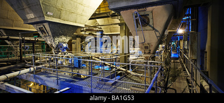 All'interno di un Coal Fired power station la raccolta dei rifiuti ceneri bruciate sono pronte per essere elaborate, REGNO UNITO Foto Stock