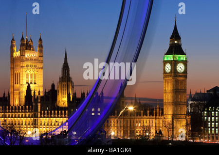 Millennium ruota panoramica Ferris (London Eye e il Big Ben, London, England, Regno Unito Foto Stock