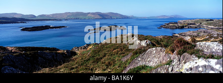 Una vista da Caherdaniel nel Il Derrynane National Park in Il Derrynane Bay sul Ring di Kerry Foto Stock