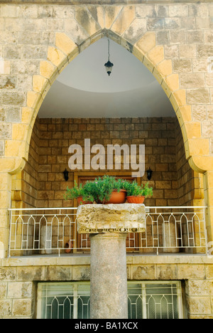 Balcone arcuato a Byblos Libano Medio Oriente Asia Foto Stock