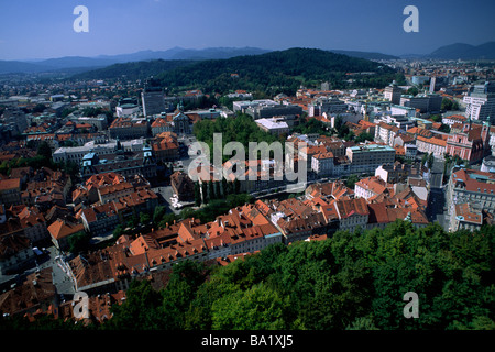 Slovenia, Lubiana, la città vista dal castello Foto Stock