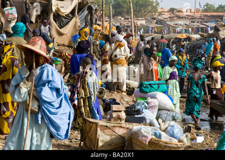 Occupato dal porto di Mopti Mali sul Fiume Bani Foto Stock