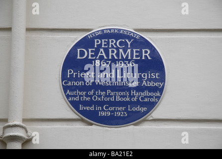 Una targa blu per il Percy Dearmer, Sacerdote e liturgista, Canon di Westminster a Londra, Inghilterra. Marzo 2009 Foto Stock