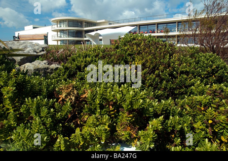 Il rinnovato Art Deco De La Warr Pavilion, sul lungomare a Bexhill on Sea, Inghilterra. Foto Stock