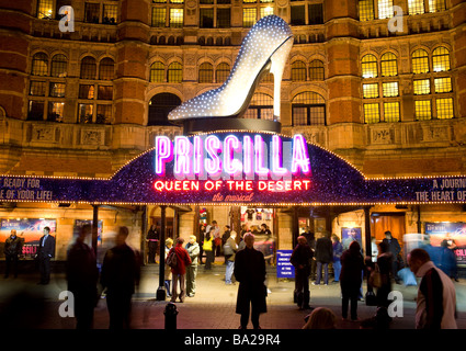 "Priscilla - La Regina del Deserto" presso il Palace Theatre, Londra Foto Stock