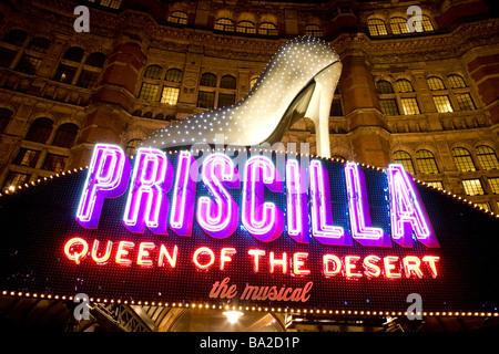 "Priscilla - La Regina del Deserto" presso il Palace Theatre, Londra Foto Stock