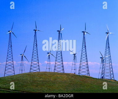 Le turbine eoliche che generano elettricità vicino a Palm Springs California USA Foto Stock