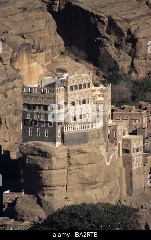 Adobe Dar al Hajar o Rock Palace, residenza estiva (1930) di Imam Yahya, Wadi Dhar o Dhahr, vicino a Sana'a o San'a, Yemem Foto Stock