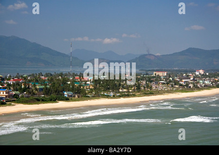 Città costiera di Lang Co in Vietnam Foto Stock