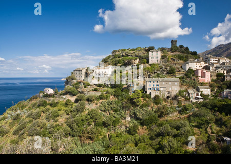 Il Clifftop villaggio di Nonza Cap Corse Corsica Francia Foto Stock