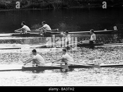 Anni sessanta, foto in bianco e nero, sport, canottaggio internazionale Regata di Canottaggio 1966 a Duisburg, imbarcazioni a remi, due-man-scull, uomini d-Duisburg, D-Duisburg-Wedau, Reno, la zona della Ruhr, Renania settentrionale-Vestfalia Foto Stock