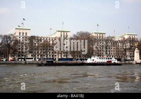 Ministero della difesa da sul fiume, Londra Foto Stock