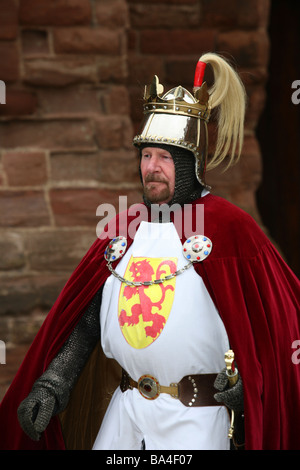 Robert the Bruce, re di Scozia, Homecoming indipendenza manifestazione  figure in costume presso la rievocazione della dichiarazione di Arbroath, Angus, Regno Unito Foto Stock