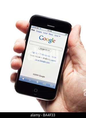 Smartphone iPhone smart phone telefono cellulare che mostra il motore di ricerca di Google mobile website Foto Stock