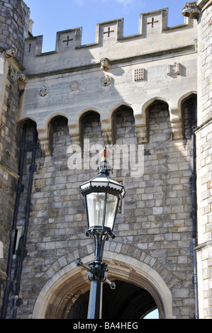 Il re Enrico VIII Gate, Castle Hill, Windsor, Berkshire, Inghilterra, Regno Unito Foto Stock