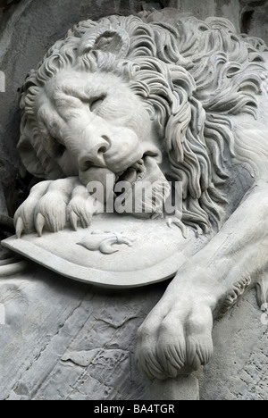 Il Monumento del Leone (tedesco Löwendenkmal) o il Leone di Lucerna è una scultura a Lucerna, Svizzera Foto Stock