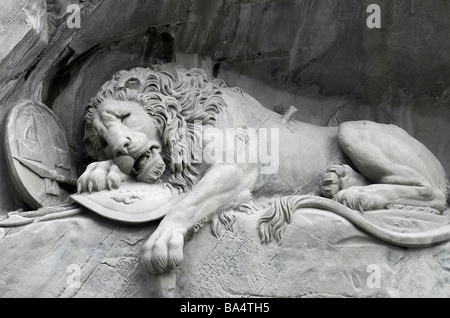 Il Monumento del Leone (tedesco Löwendenkmal) o il Leone di Lucerna è una scultura a Lucerna, Svizzera Foto Stock