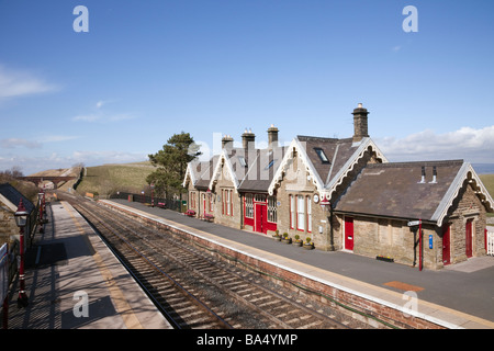 Kirkby Stephen tomaia Eden Valley Cumbria Inghilterra UK Gran Bretagna vecchia stazione ferroviaria a stabilirsi a Carlisle panoramica linea ferroviaria Foto Stock