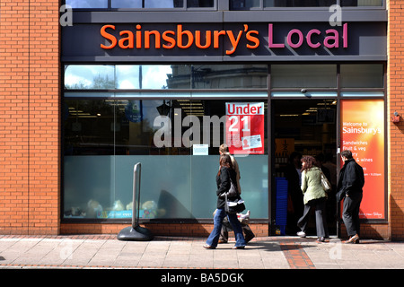 Sainsbury's store locale, Birmingham, Inghilterra, Regno Unito Foto Stock