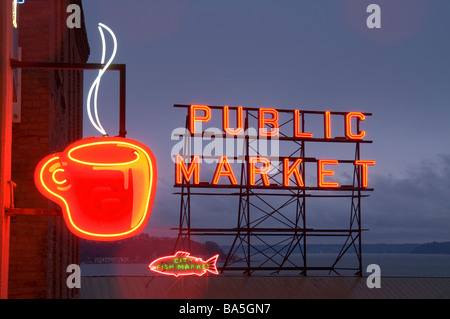 Il Pike Place Public agricoltori artigiani Market Seattle Washington Foto Stock