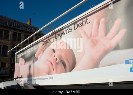 Partito conservatore pubblicità attaccando Gordon Brown Foto Stock