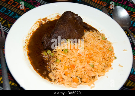 Cucina messicana, carne in salsa di cioccolato Foto Stock