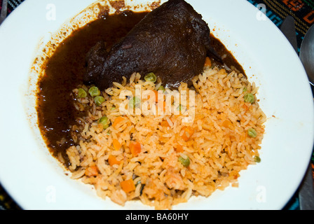 Cucina messicana, carne in salsa di cioccolato Foto Stock