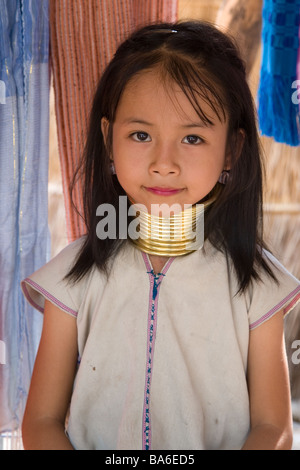 Collo lungo le donne dalla tribù Karen Thailandia Foto Stock