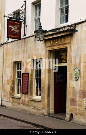 La Eagle pub, Benet Street, Cambridge Inghilterra Regno Unito Foto Stock
