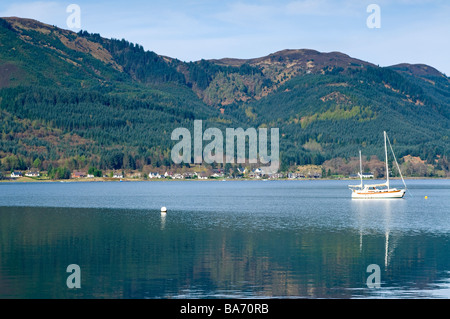 Ratagan sul Loch Duich da Kintail sulla "Strada delle Isole" vicino a Kyle of Lochalsh Ross-shire Scotland SCO 2357 Foto Stock