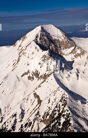 Scena invernale, Pirin montagna Parco Nazionale, vista aerea picco Vihren, vista visione, Balcani Bulgaria Foto Stock