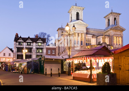 Il tedesco Il Mercatino di Natale a Kingston upon Thames Surrey in Inghilterra REGNO UNITO Foto Stock