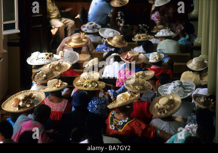 La Messa domenicale in una chiesa di Papeete, Tahiti, Polinesia francese, del mare del sud Foto Stock