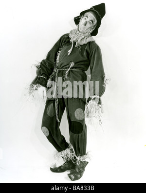 THE WIZARD OF OZ 1939 MGM film con Ray Bolger come The scarecrow Foto Stock