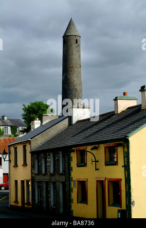 Killala torre rotonda della contea di Mayo, Irlanda Foto Stock