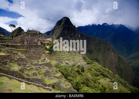 Nuvole sopra il Machu Picchu Foto Stock