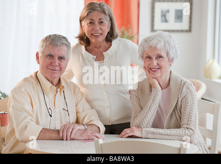 Senior adulti nella Comunità di pensione Foto Stock