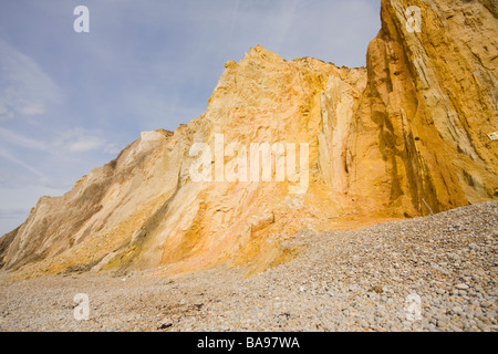 Sabbia multicolore scogliere di allume Bay, Isle of Wight, Regno Unito Foto Stock