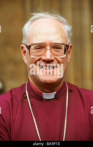 Il dottor George Carey, Arcivescovo di Canterbury nota data del 8 Gen 2002 necessita di controllo Foto Stock
