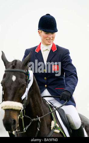 Zara Phillips (GBR) GLENBUCK equitazione equitazione - 2008 Mitsubishi Motors Badminton Horse Trials 2008 Foto Stock